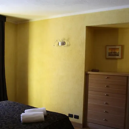 - La Casa Del Maestro