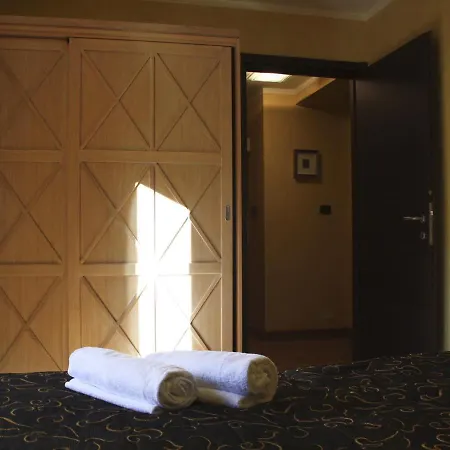 - La Casa Del Maestro *